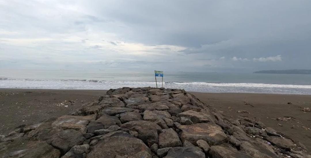 Kemiren Sunset: Unwind at the Never-Crowded Beach